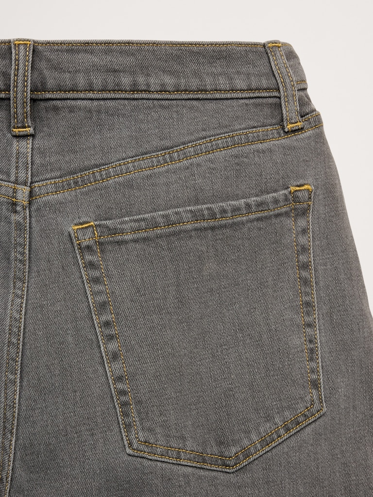 Mid-Rise Barrel Crop Jean