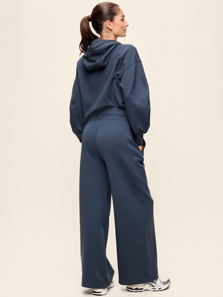 Extra High-Waisted Dynamic Fleece Wide-Leg Sweatpants