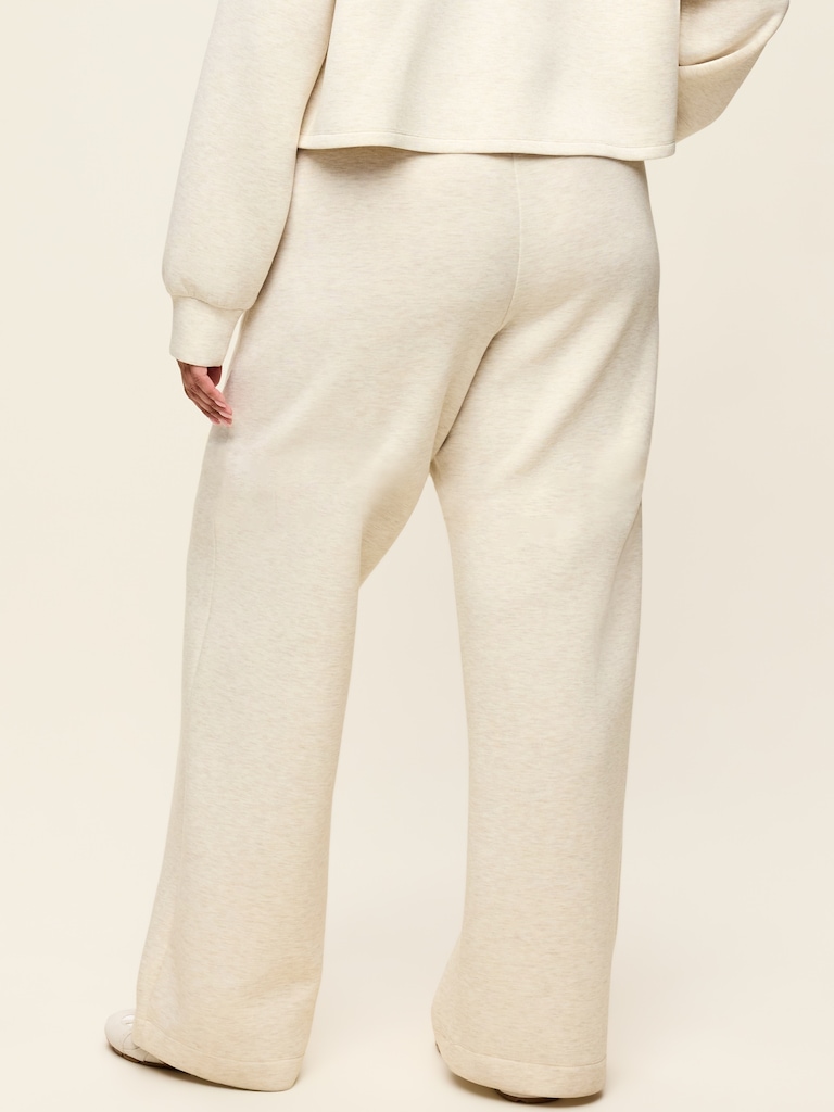 Pantalon jambe large à taille haute en molleton qui reprend sa forme