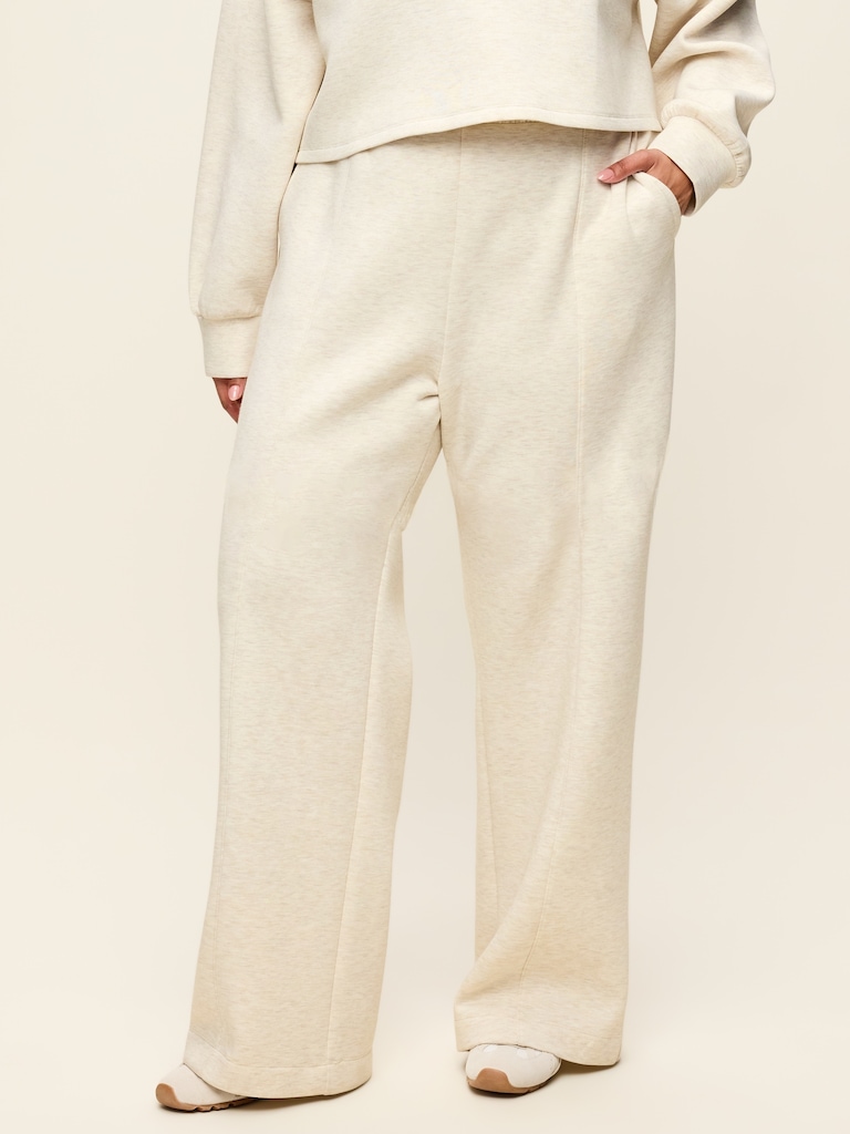 Pantalon jambe large à taille haute en molleton qui reprend sa forme