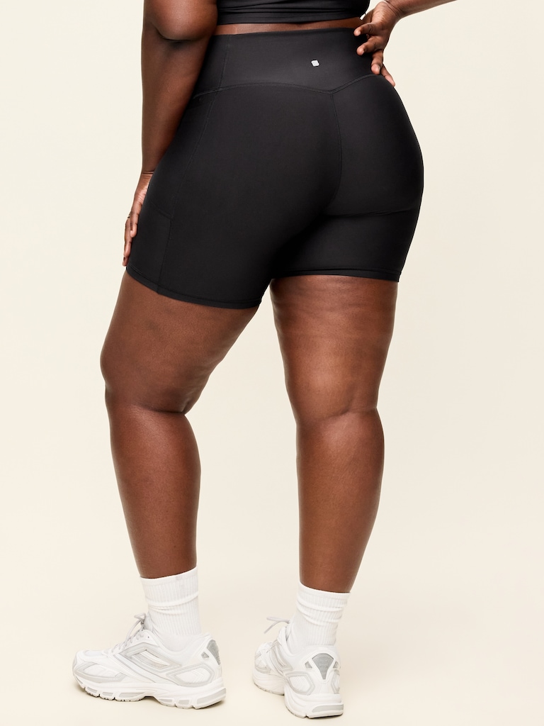 Extra-High Waisted PowerSoft Boundless Pocket Biker Shorts-- 6-inch inseam - No Front Seam